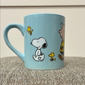 Peanuts ceramic mug. Baby blue 2022 14 oz Snoopy, Charlie Brown & the gang